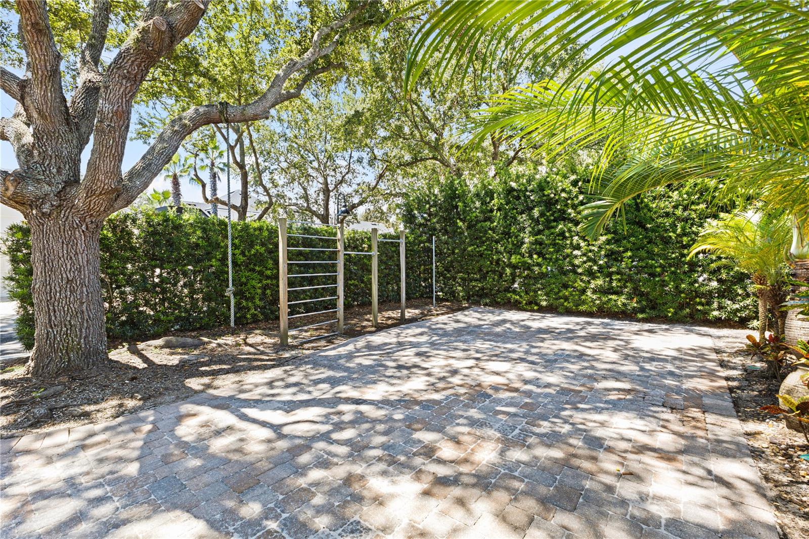 KEENES POINTE UNIT 7 - Residential