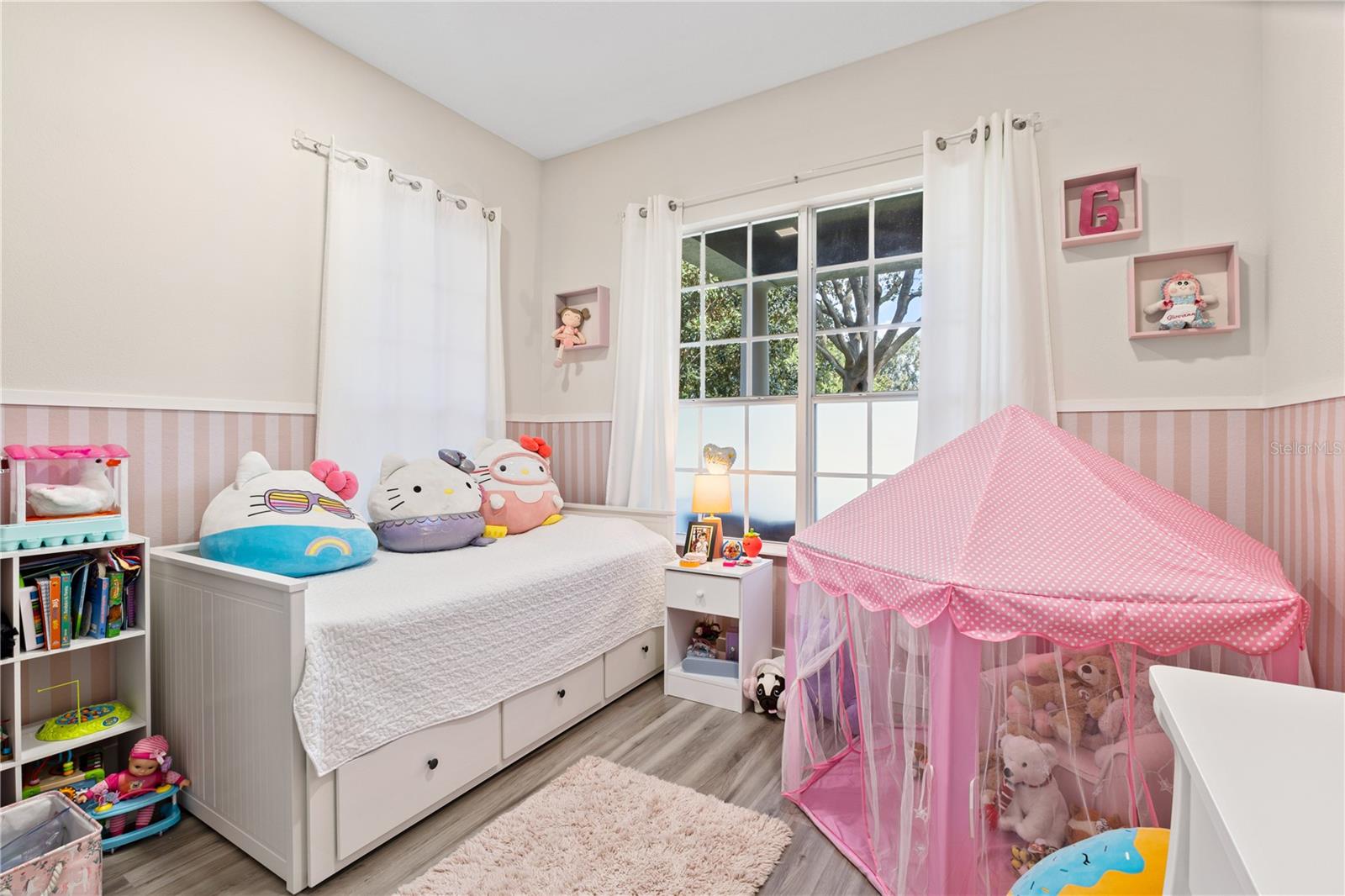 KEENES POINTE UNIT 7 - Residential