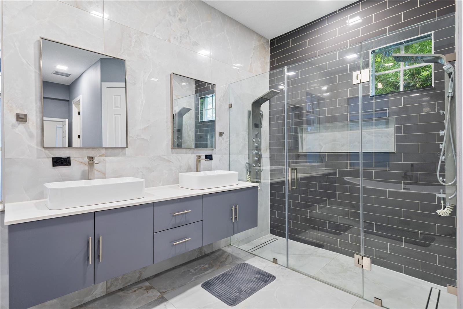 KEENES POINTE UNIT 7 - Residential