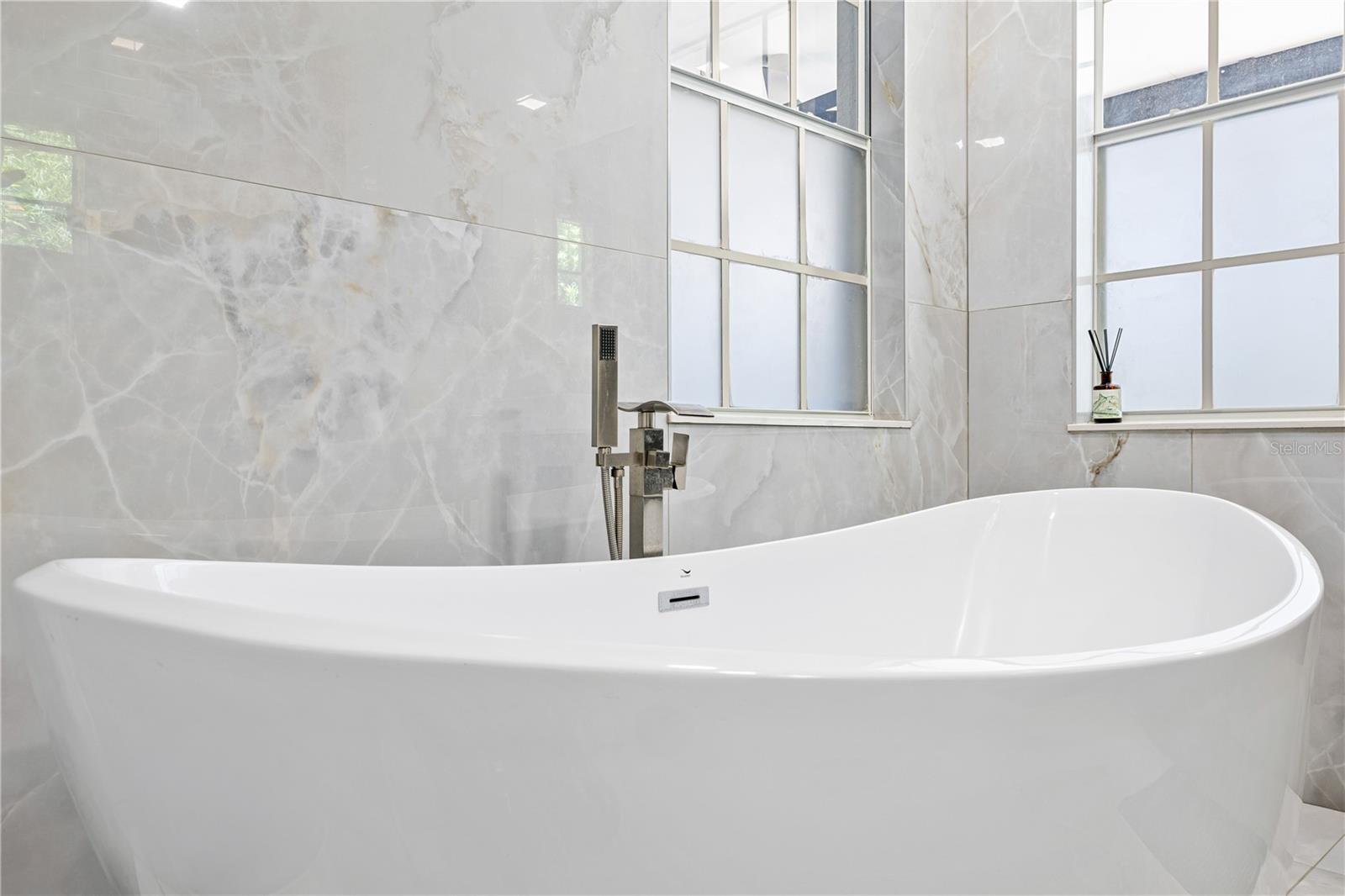KEENES POINTE UNIT 7 - Residential