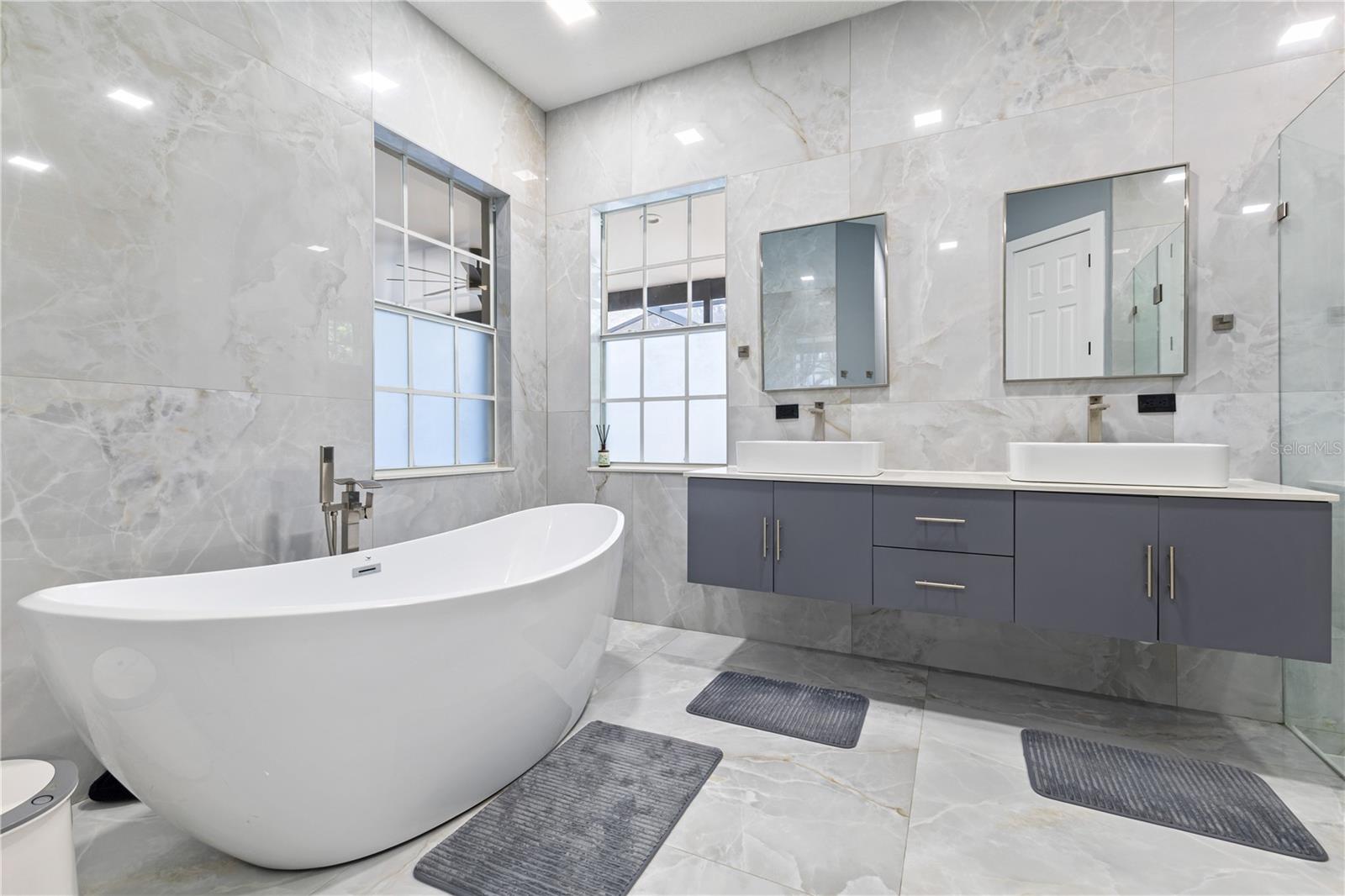 KEENES POINTE UNIT 7 - Residential