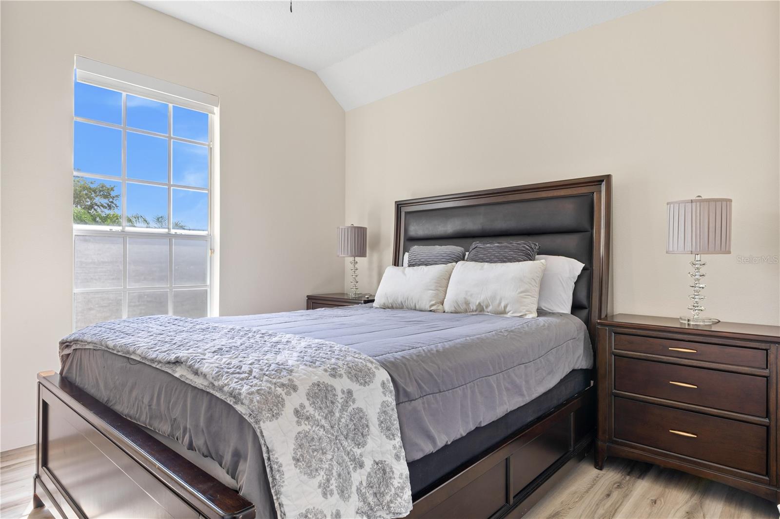 KEENES POINTE UNIT 7 - Residential