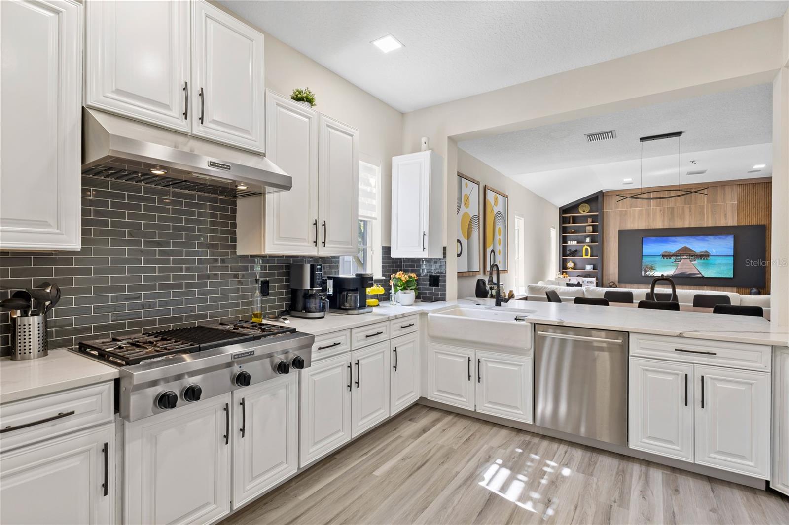 KEENES POINTE UNIT 7 - Residential