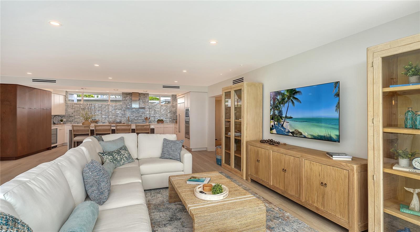 SANDS POINT - Residential