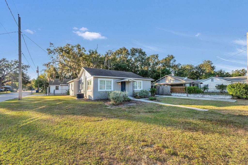 Photo of 1201 5th Street NE, Winter Haven, FL 33881 (MLS # L4957961)