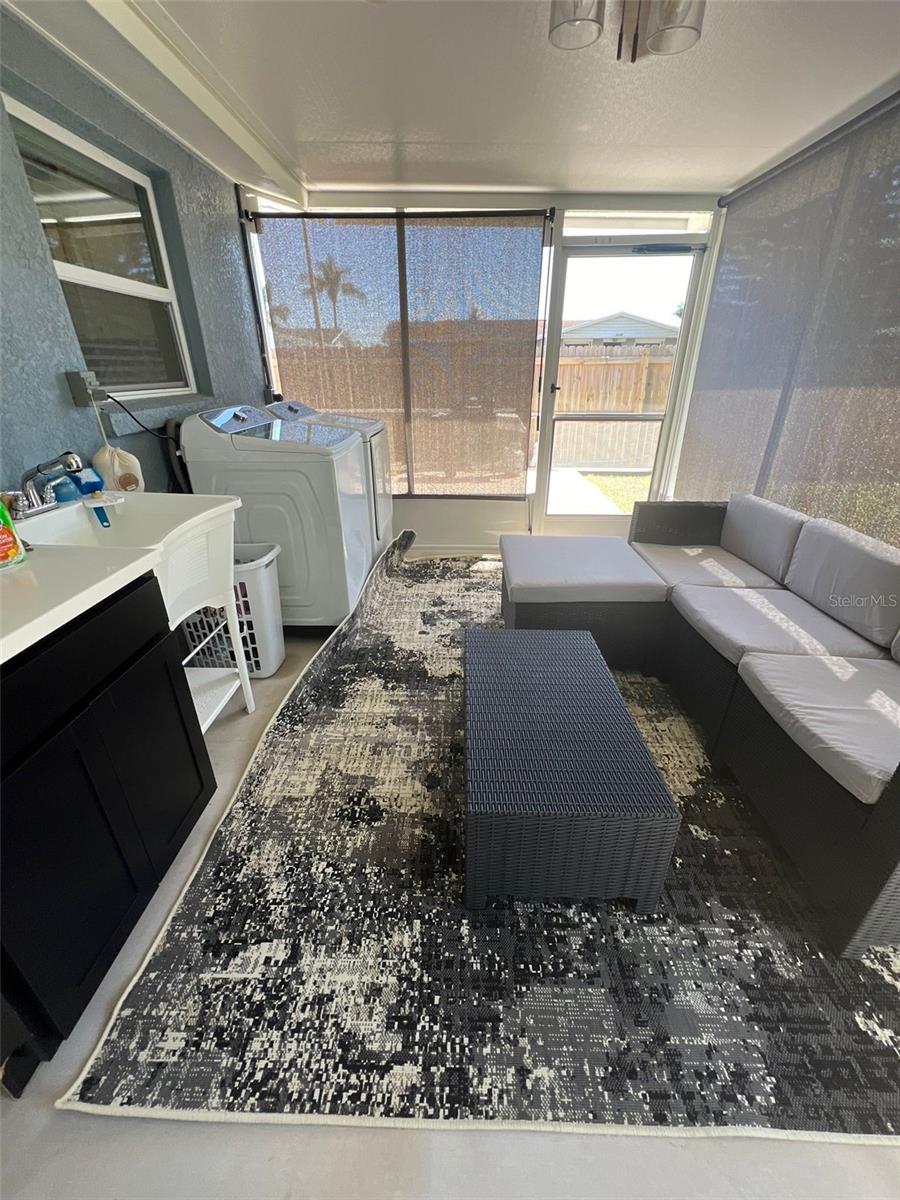 ALOHA GARDENS - Residential