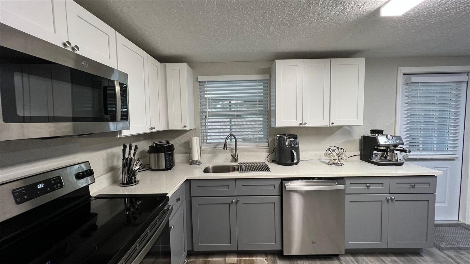 ALOHA GARDENS - Residential