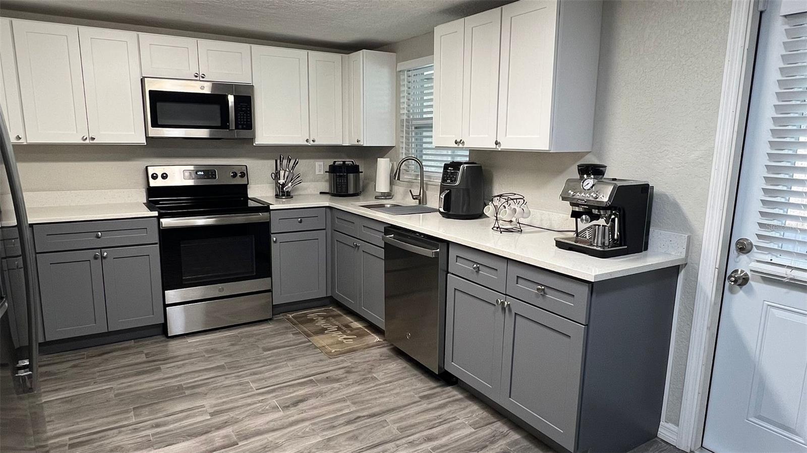 ALOHA GARDENS - Residential