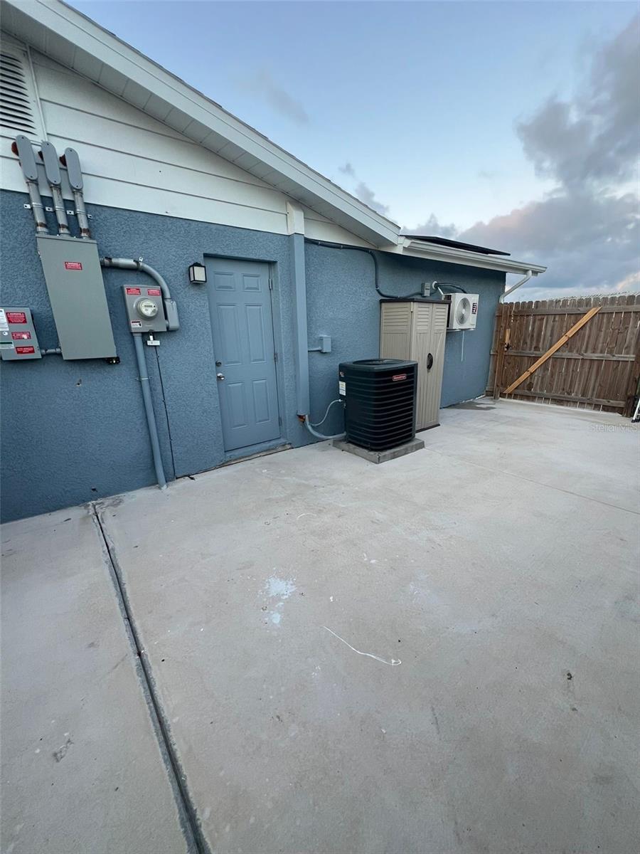 ALOHA GARDENS - Residential