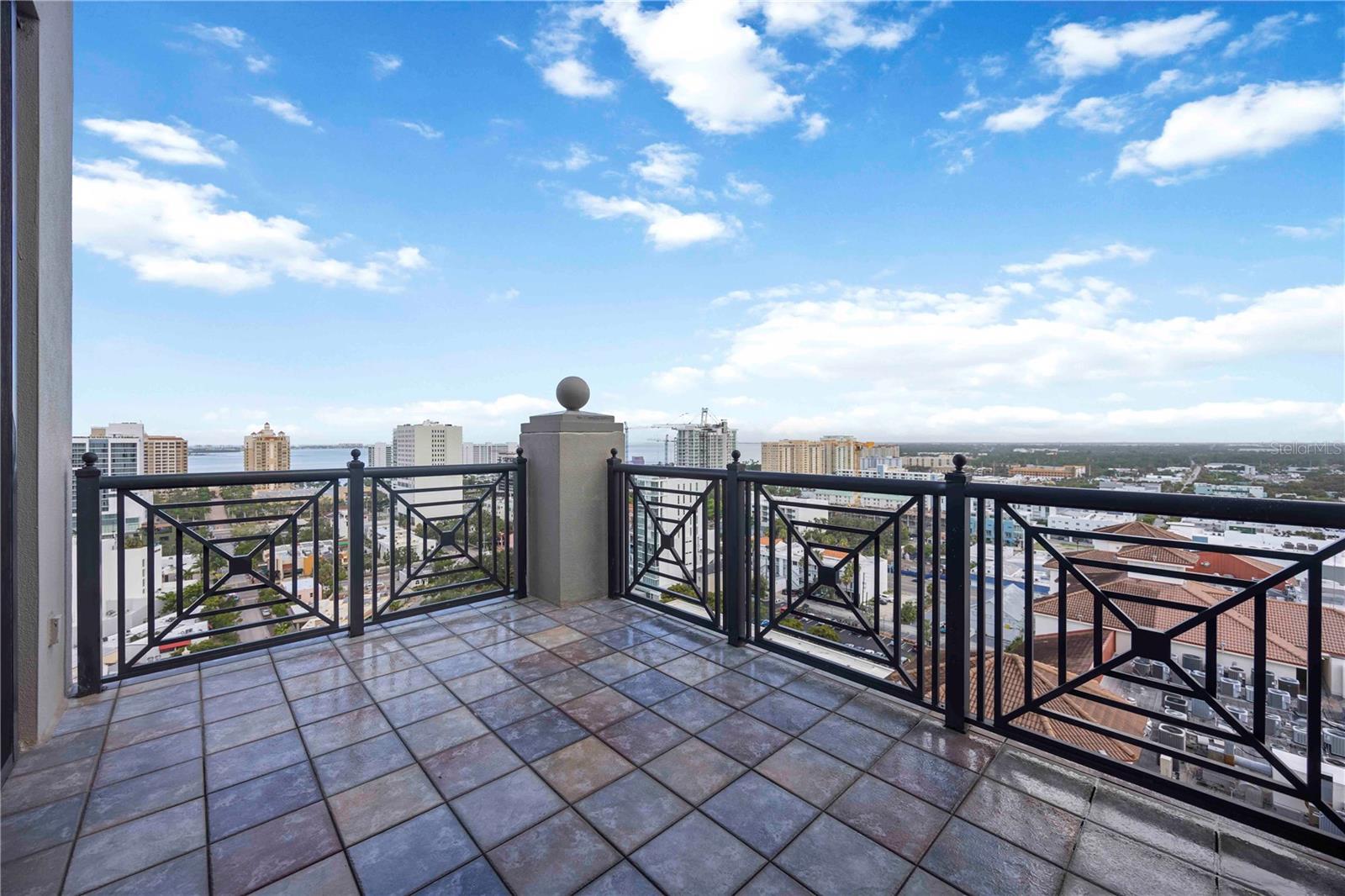 PLAZA AT 05 POINTS RESIDENCES - Residential