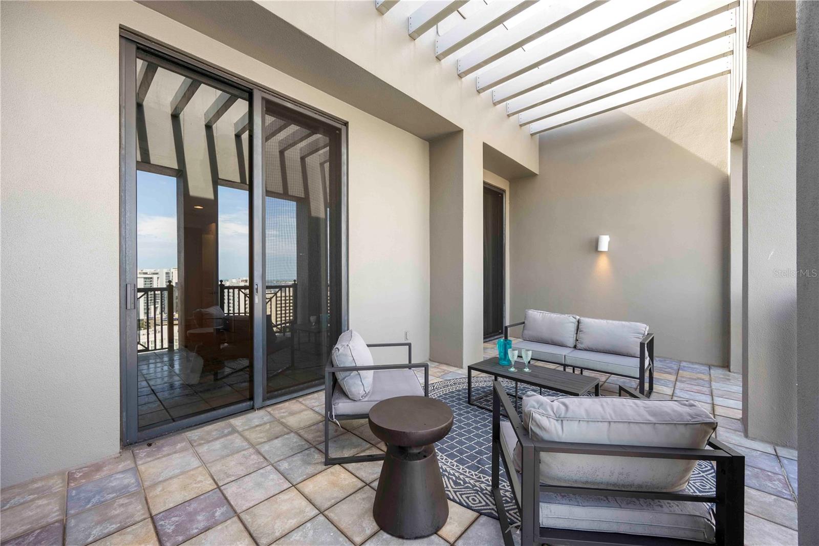PLAZA AT 05 POINTS RESIDENCES - Residential