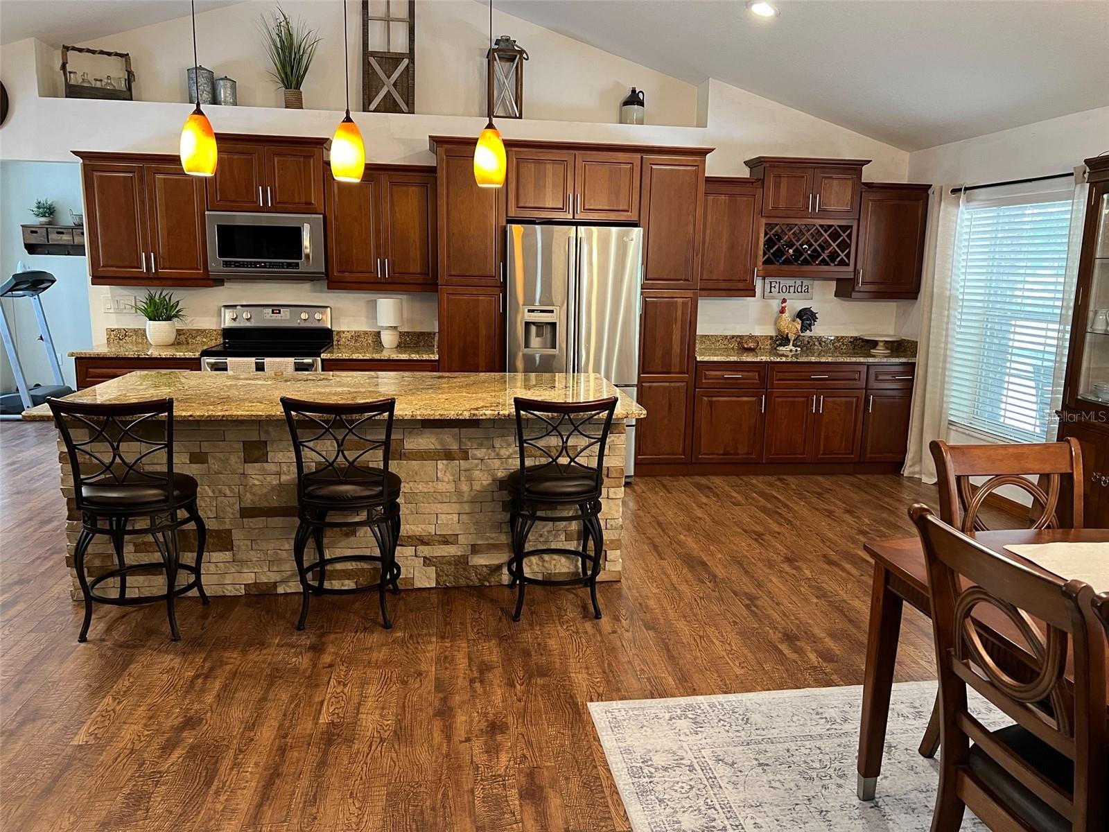 BAY LAKE RANCH - Residential