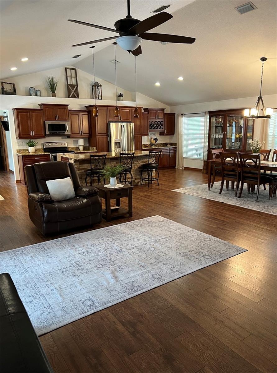 BAY LAKE RANCH - Residential