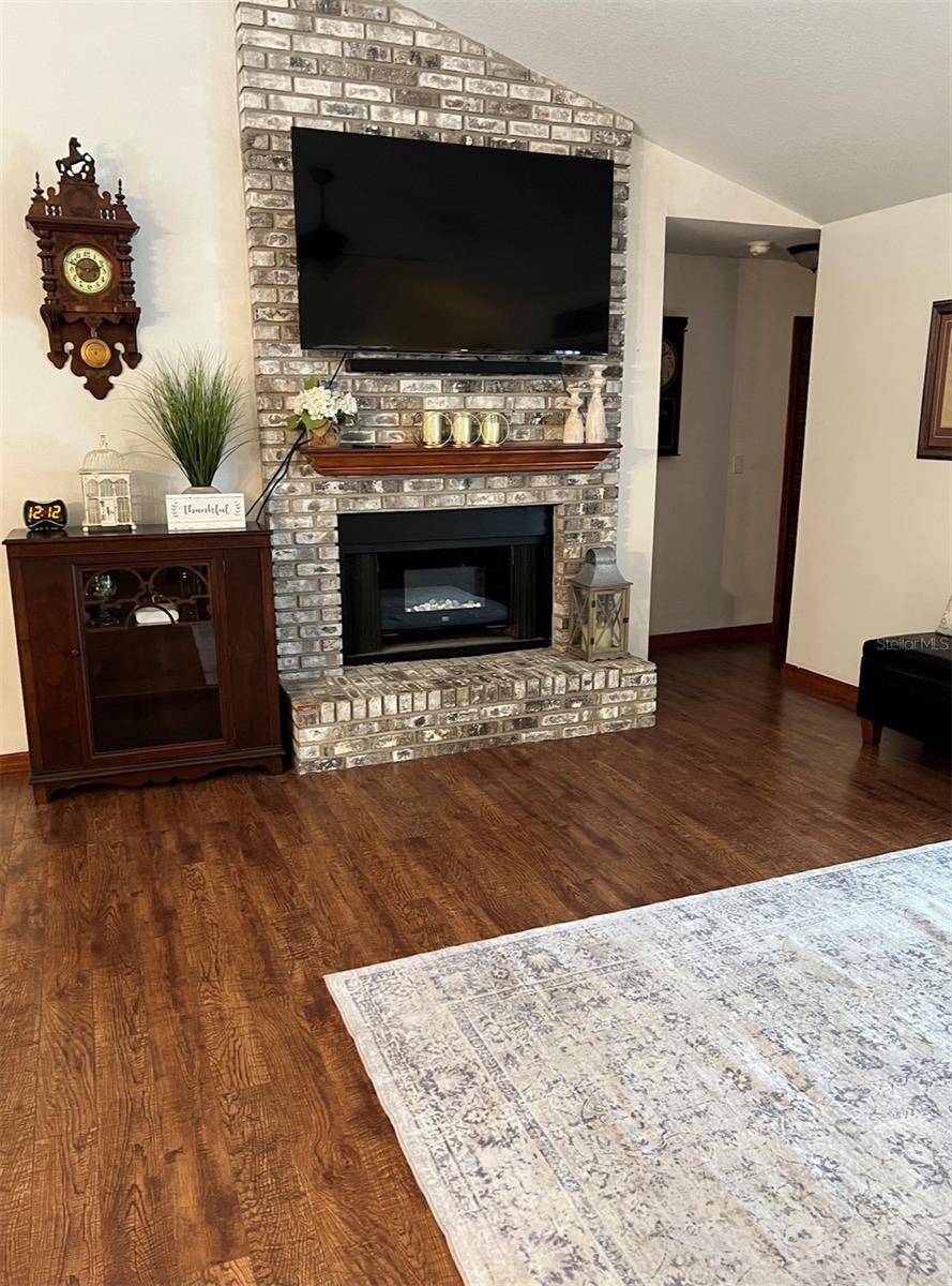 BAY LAKE RANCH - Residential