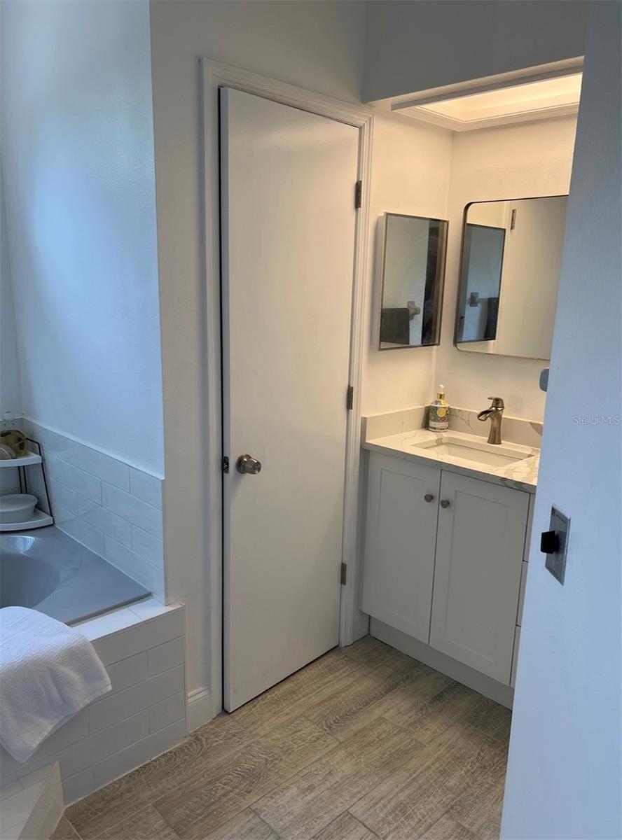 BAY LAKE RANCH - Residential