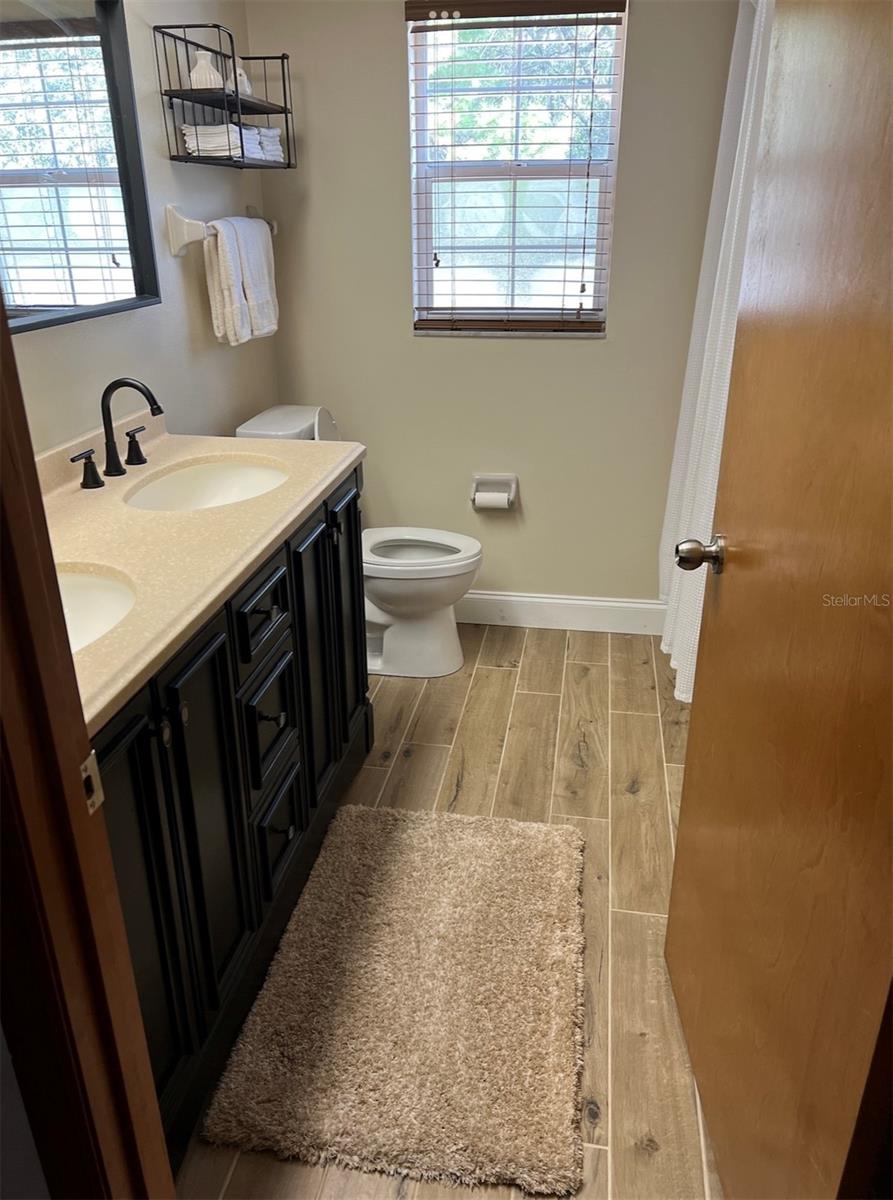 BAY LAKE RANCH - Residential