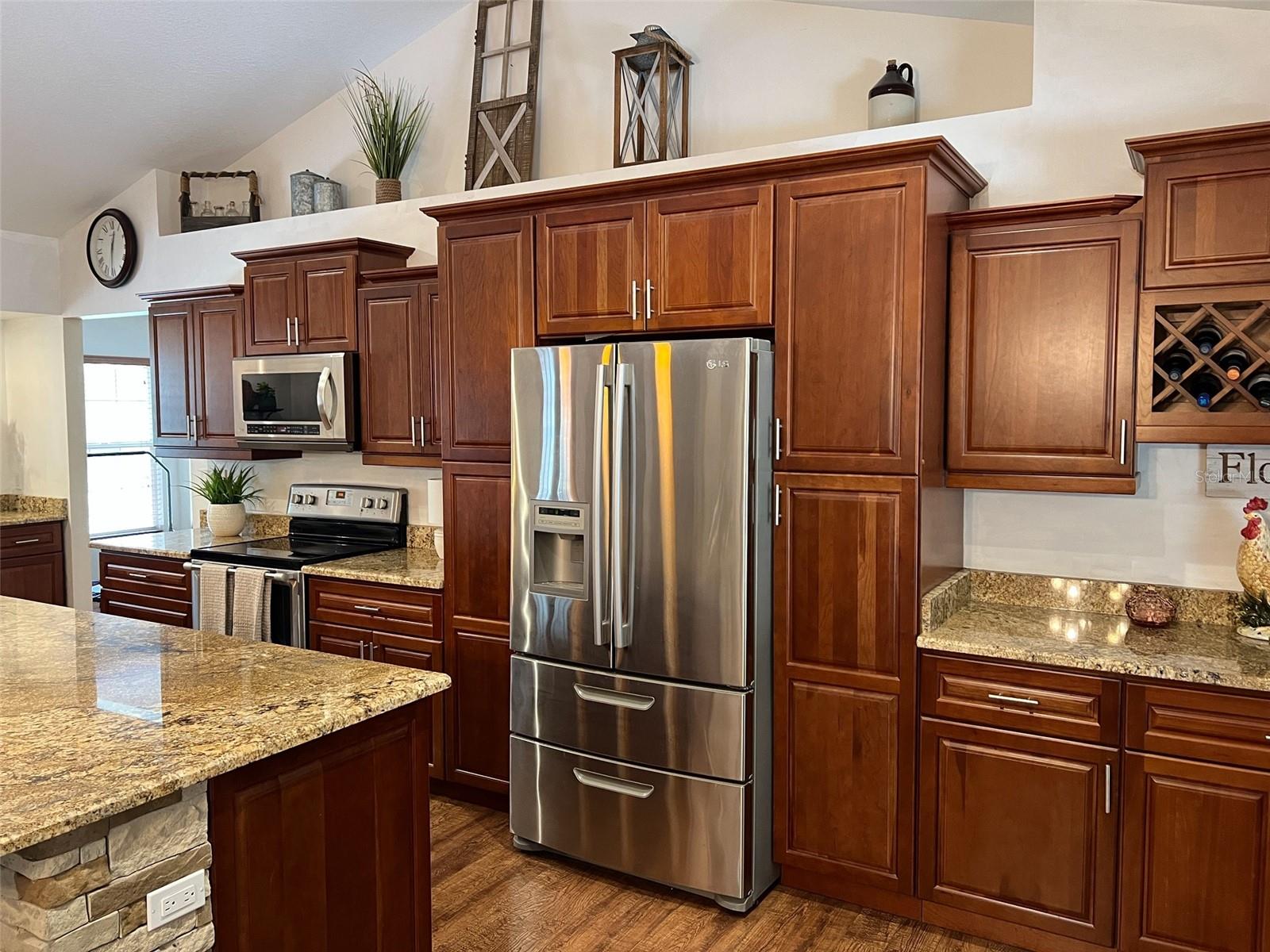 BAY LAKE RANCH - Residential