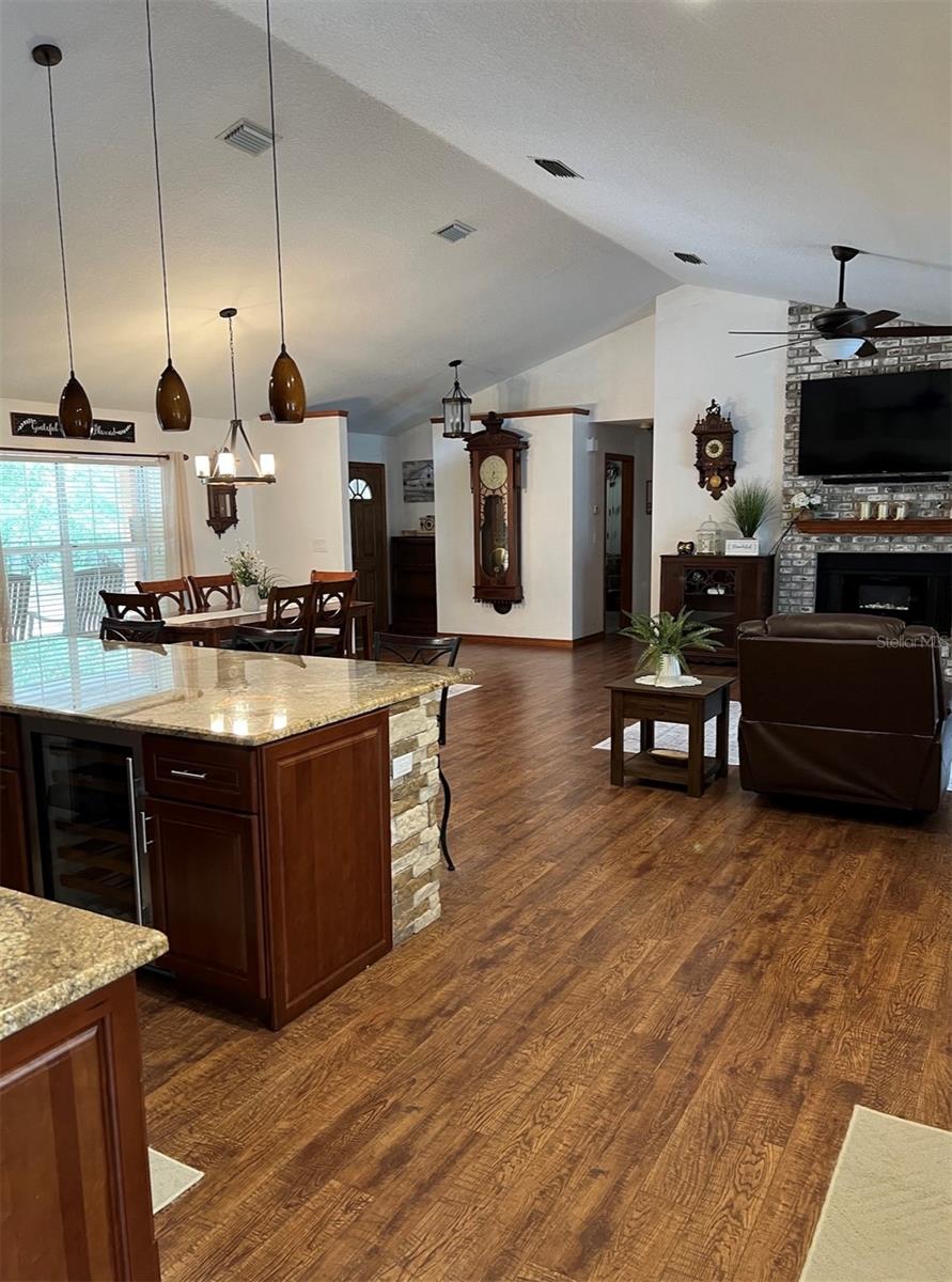 BAY LAKE RANCH - Residential