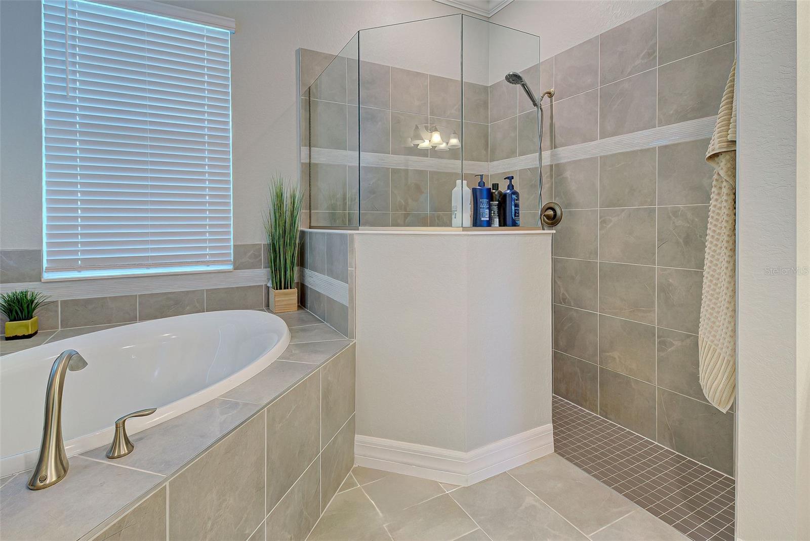 HARBOR WEST - Residential Lease