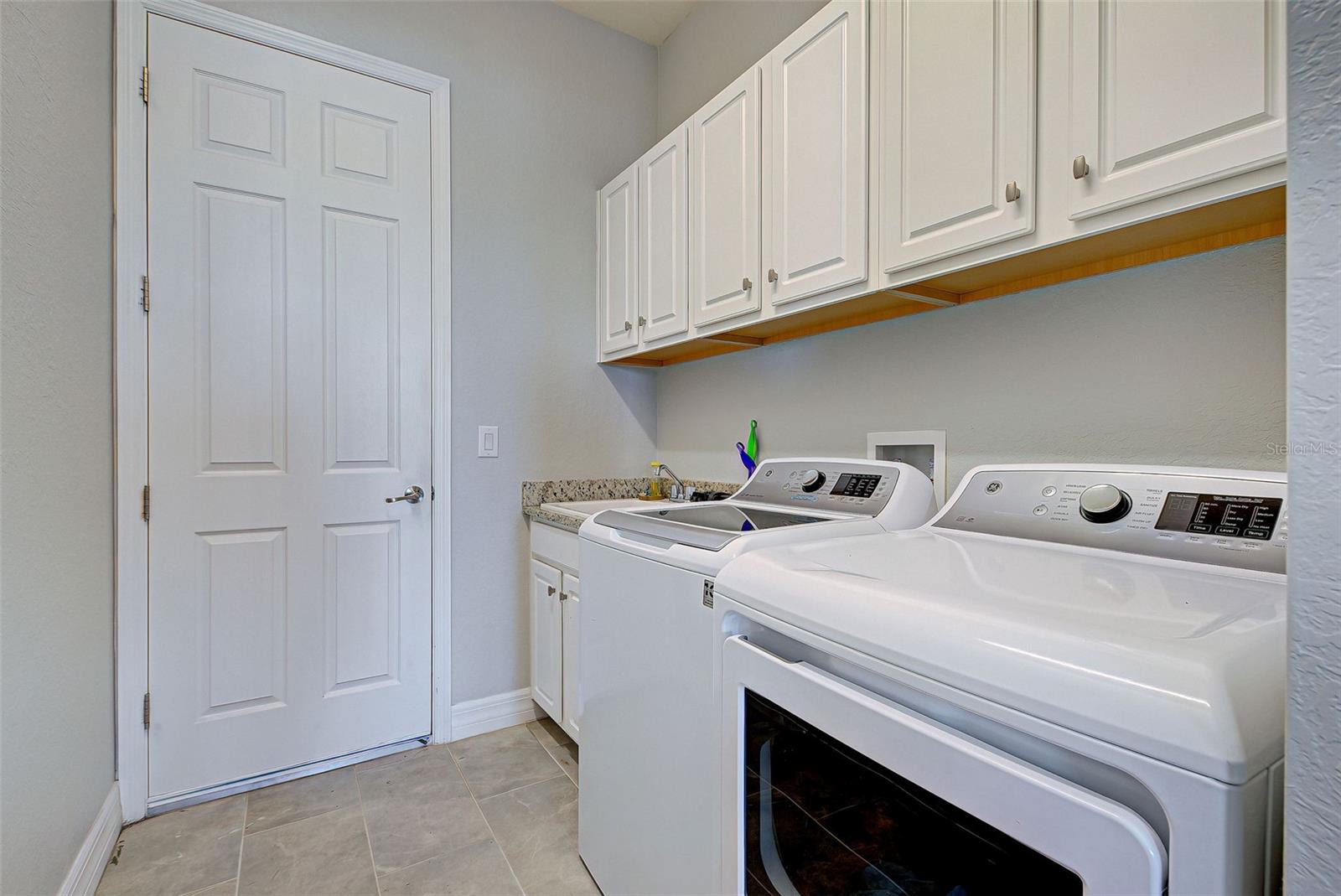 HARBOR WEST - Residential Lease