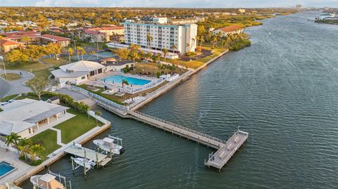 A home in SEMINOLE