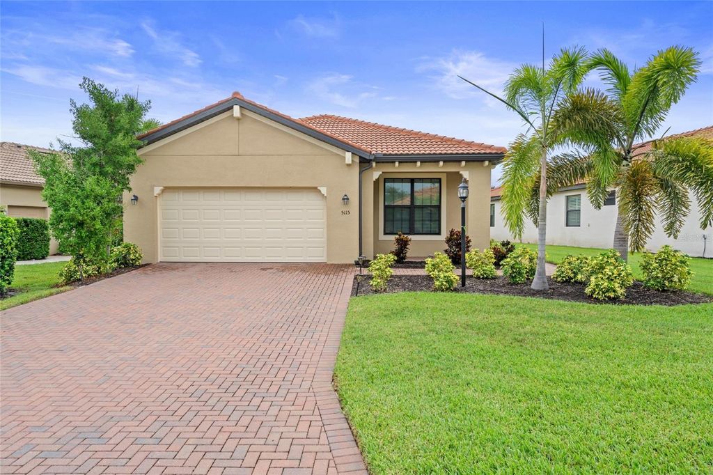 Photo of 5115 Tobermory Way, Bradenton, FL 34211 (MLS # TB8453070)