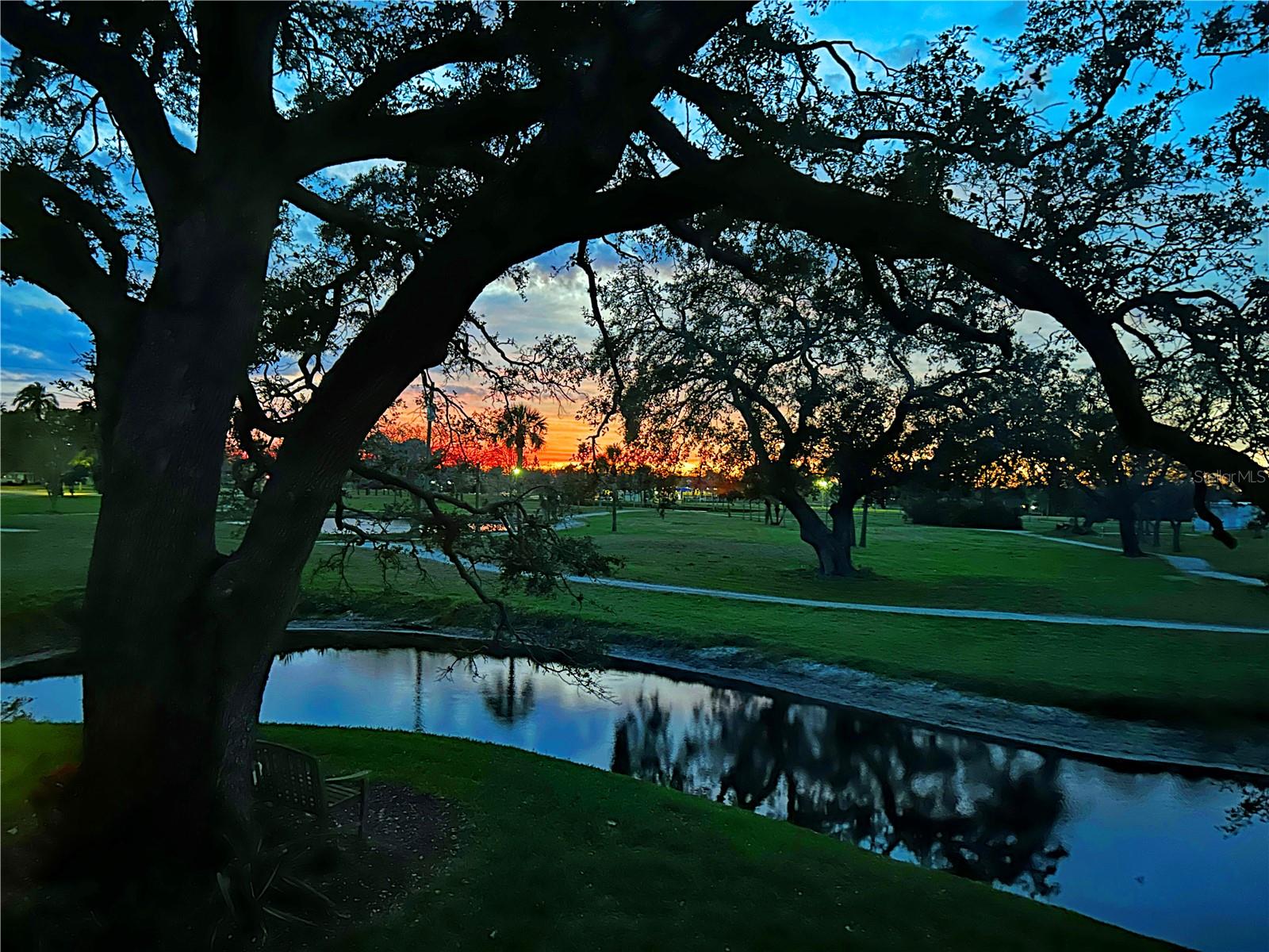 ST ANDREWS LINKS GOLF CLUB - Residential