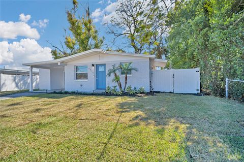 Photo of 6510 W Chelsea Street, Tampa, FL 33634 (MLS # TB8480280)