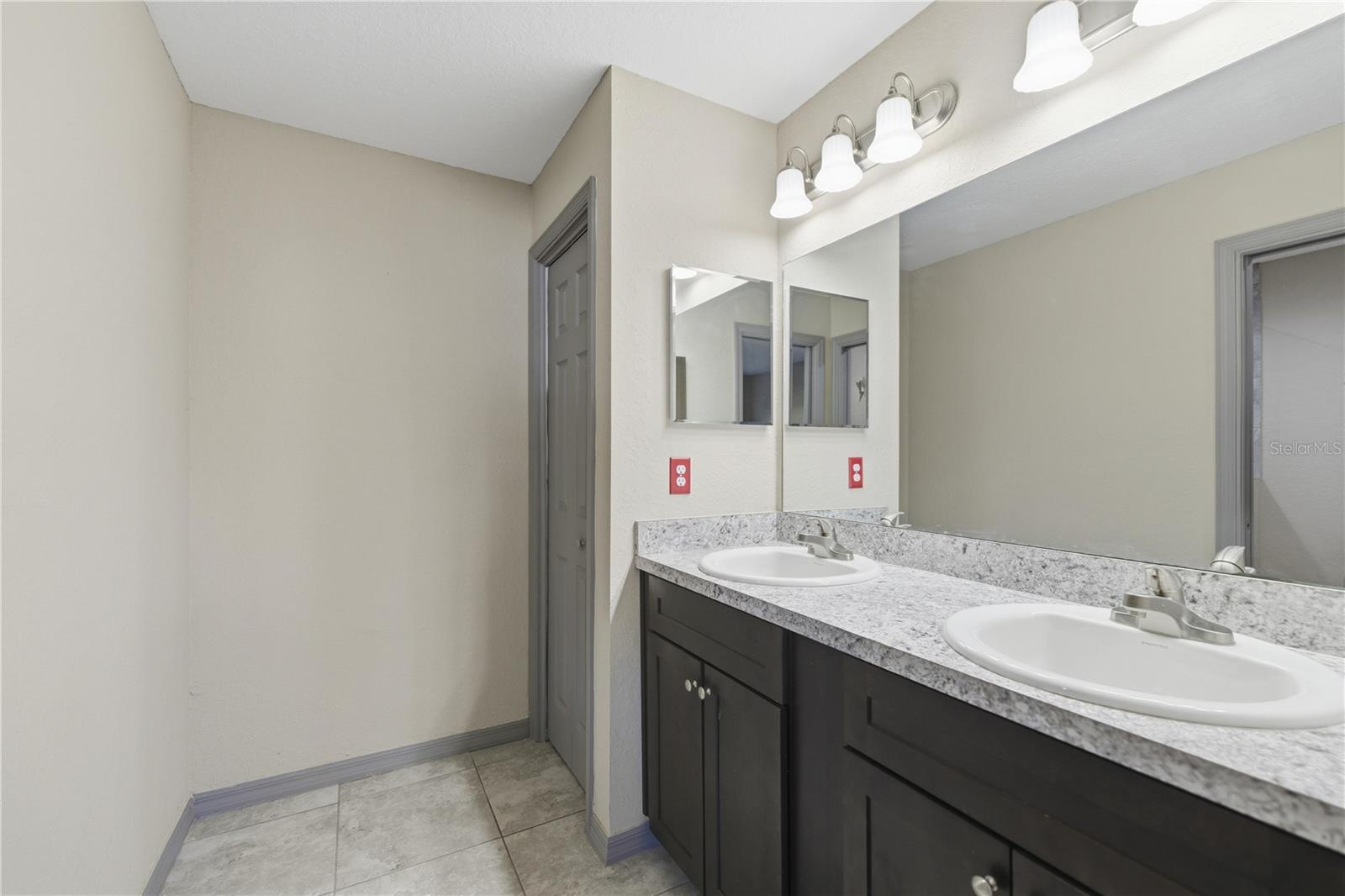 SILVER SPGS SHORES UN #21 - Residential