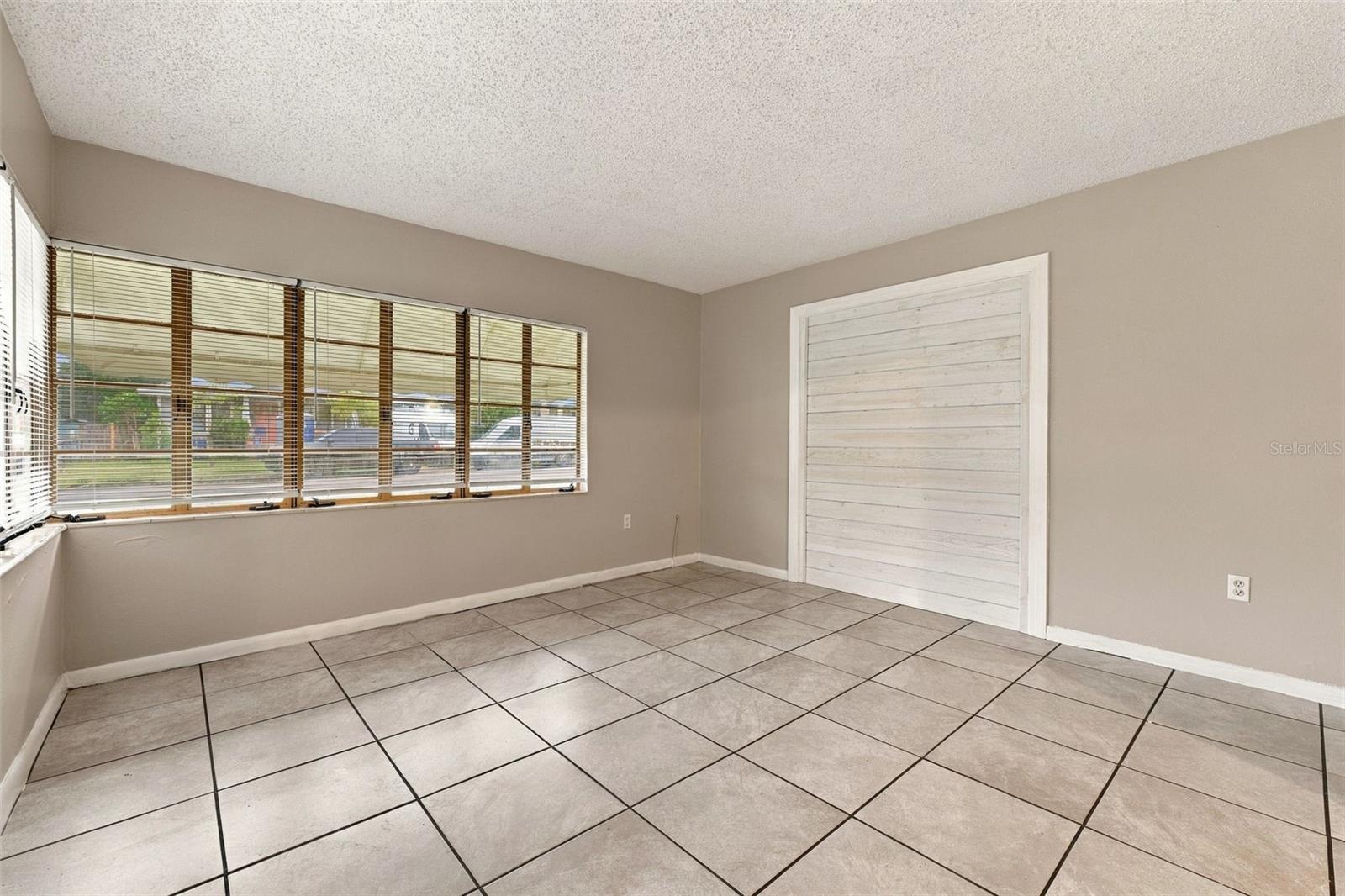 116 W OSBORNE AVENUE