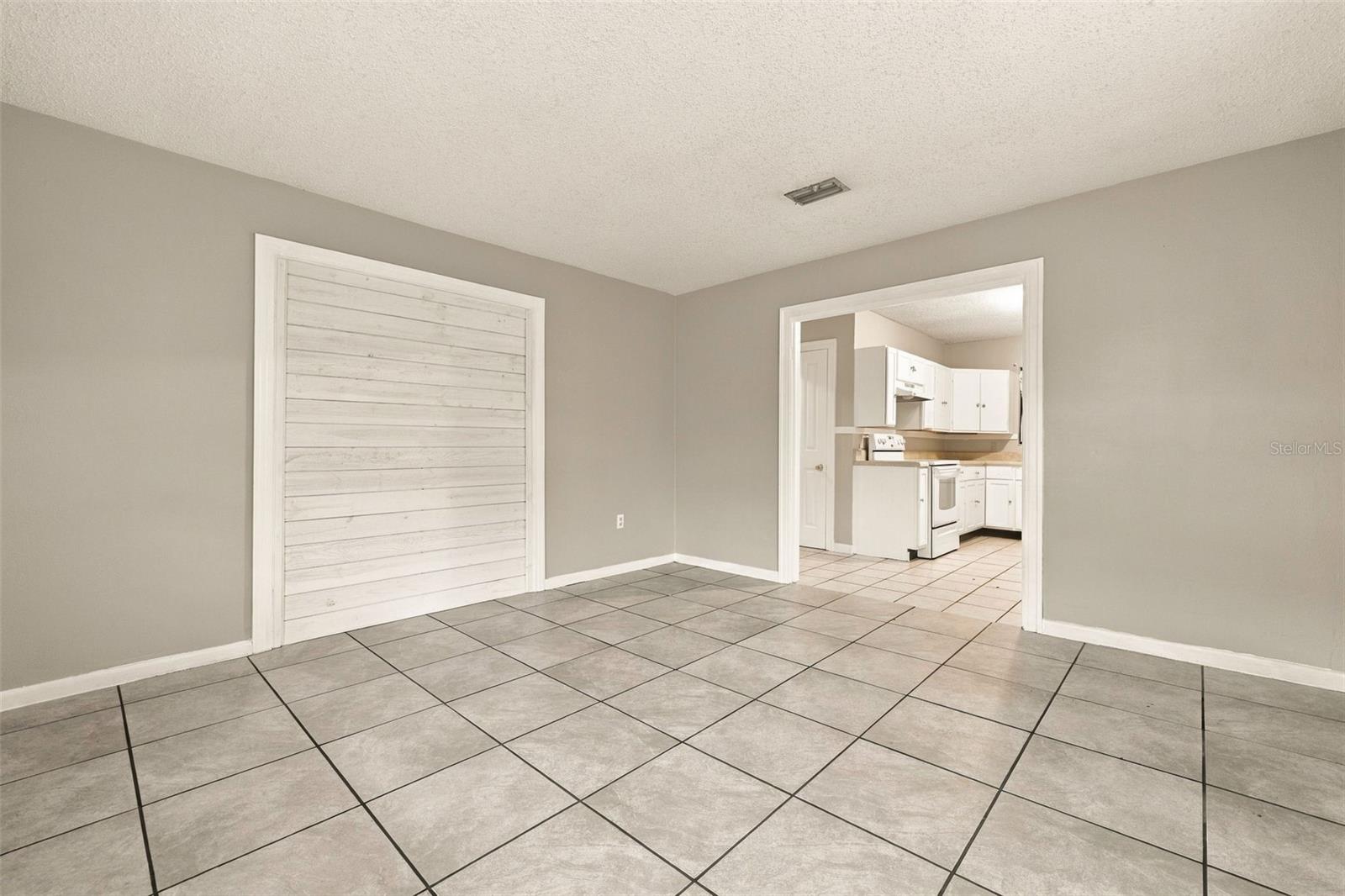 116 W OSBORNE AVENUE