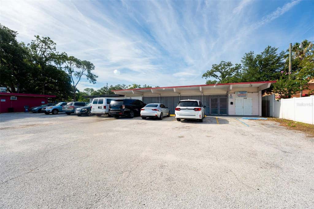 Photo of 5220 Old Winter Garden Road, Orlando, FL 32811 (MLS # O6424180)