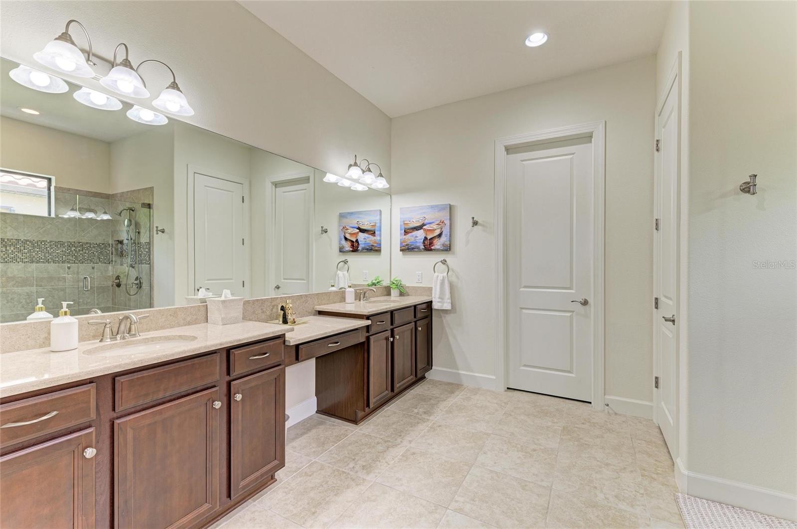 ESPLANADE - Residential