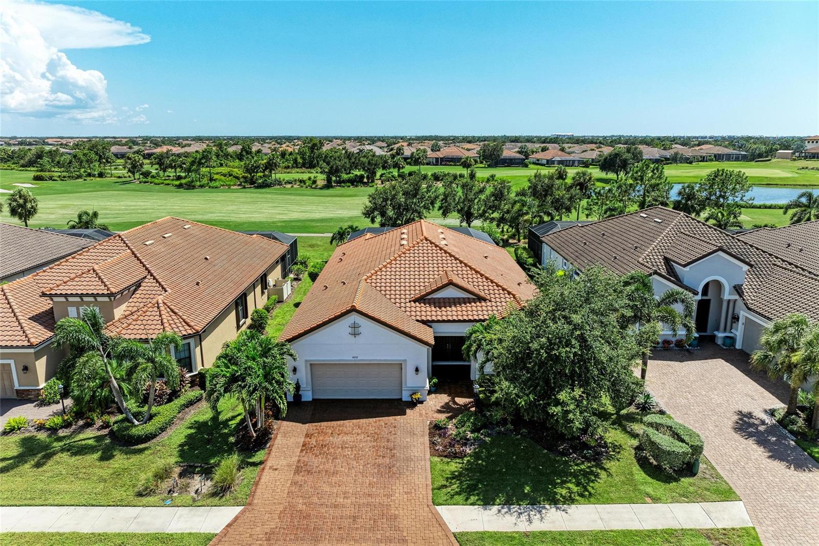 ESPLANADE - Residential