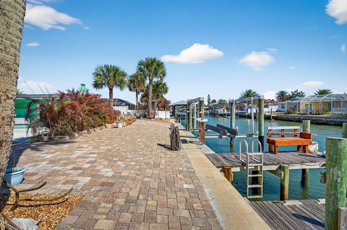 EMERALD ISLE UNIT 01 - Residential