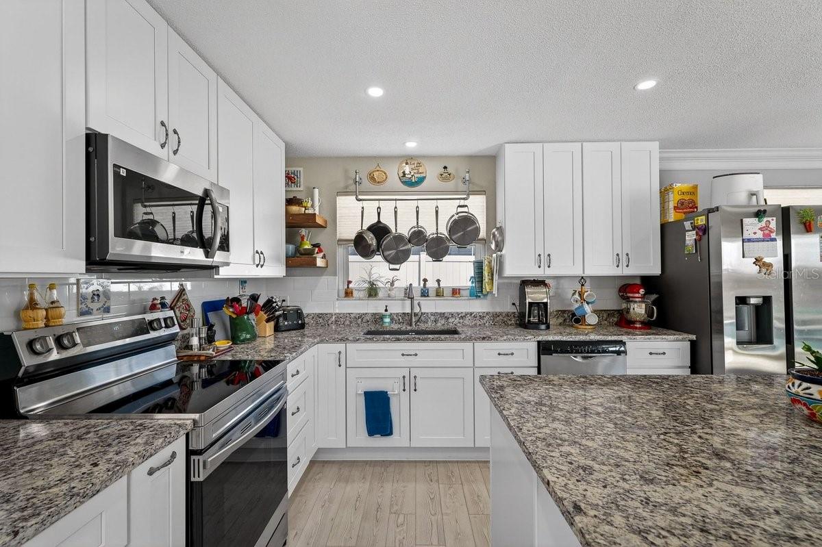 EMERALD ISLE UNIT 01 - Residential