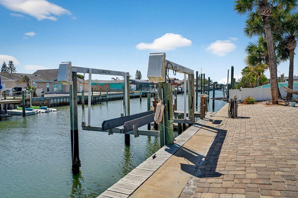 EMERALD ISLE UNIT 01 - Residential