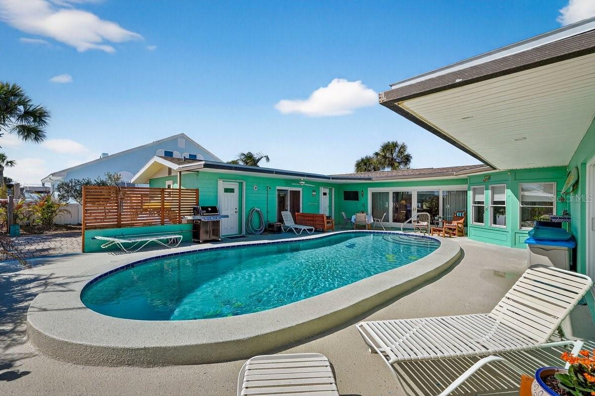 EMERALD ISLE UNIT 01 - Residential