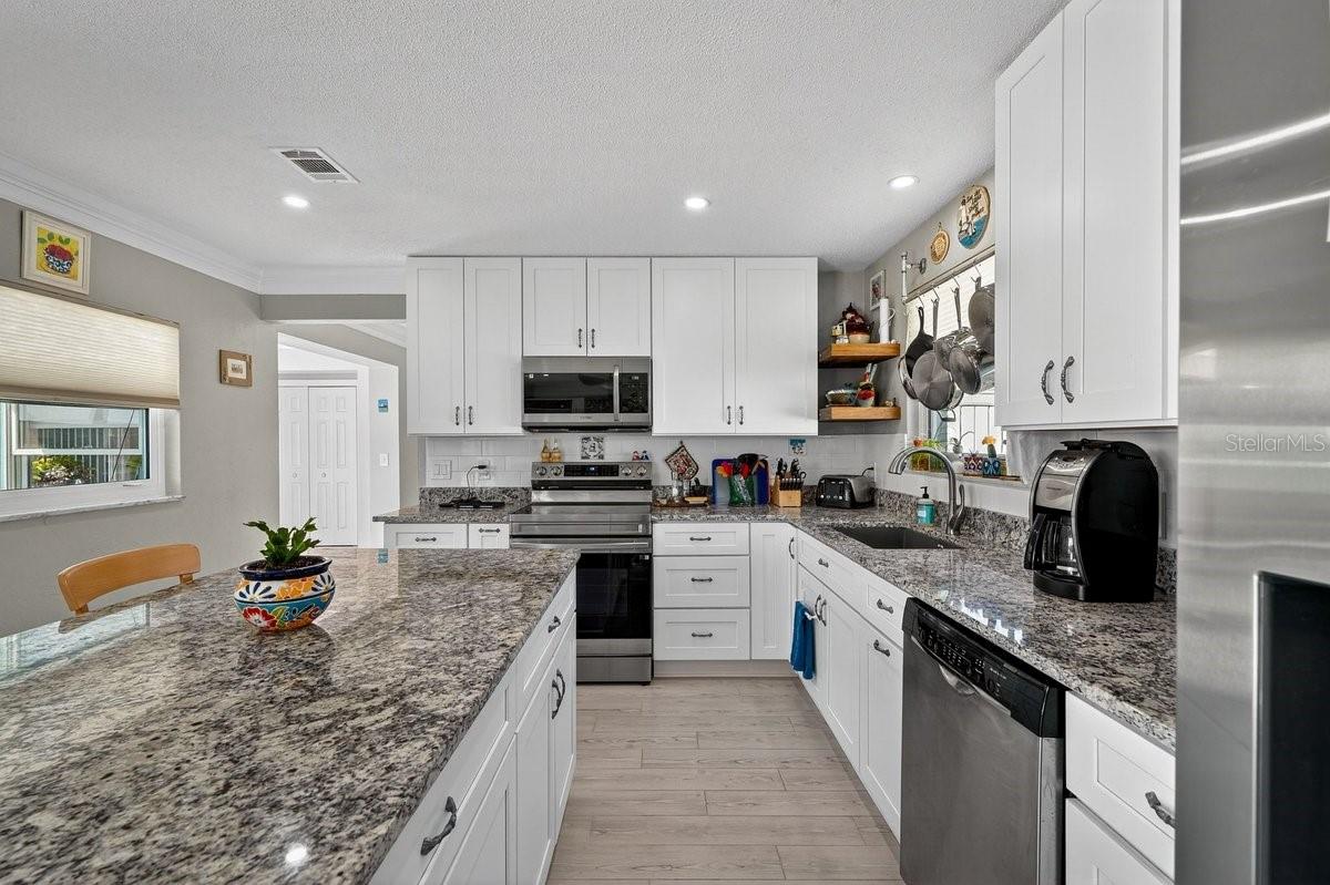 EMERALD ISLE UNIT 01 - Residential