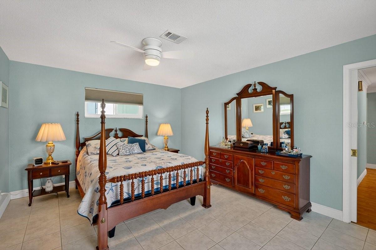 EMERALD ISLE UNIT 01 - Residential