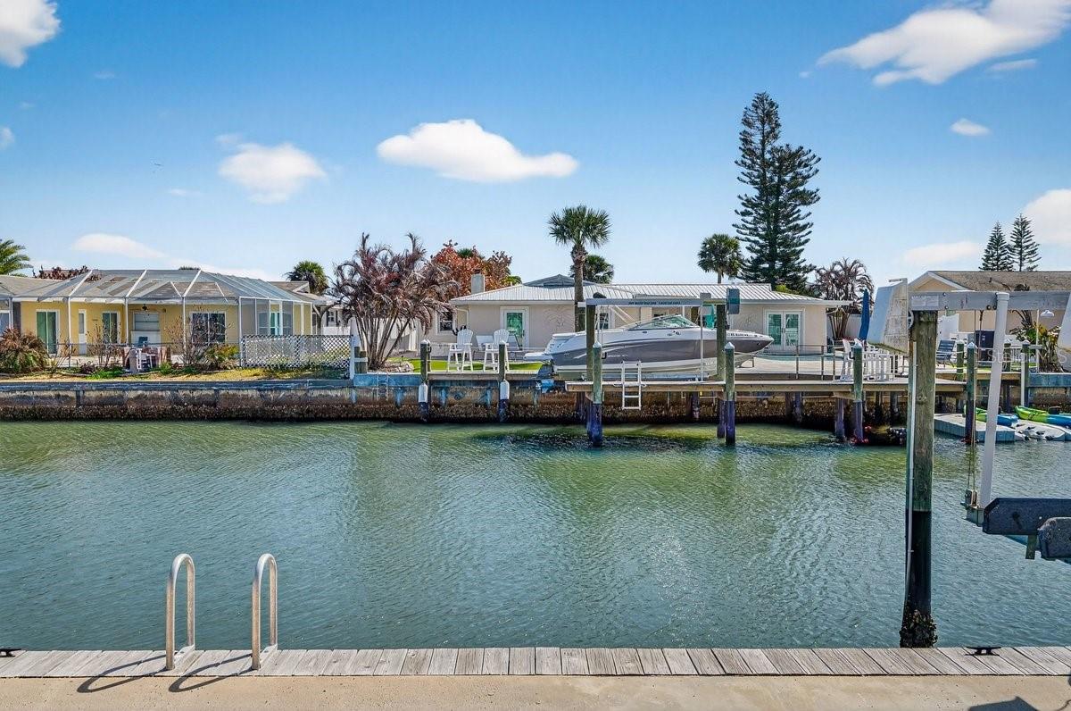 EMERALD ISLE UNIT 01 - Residential