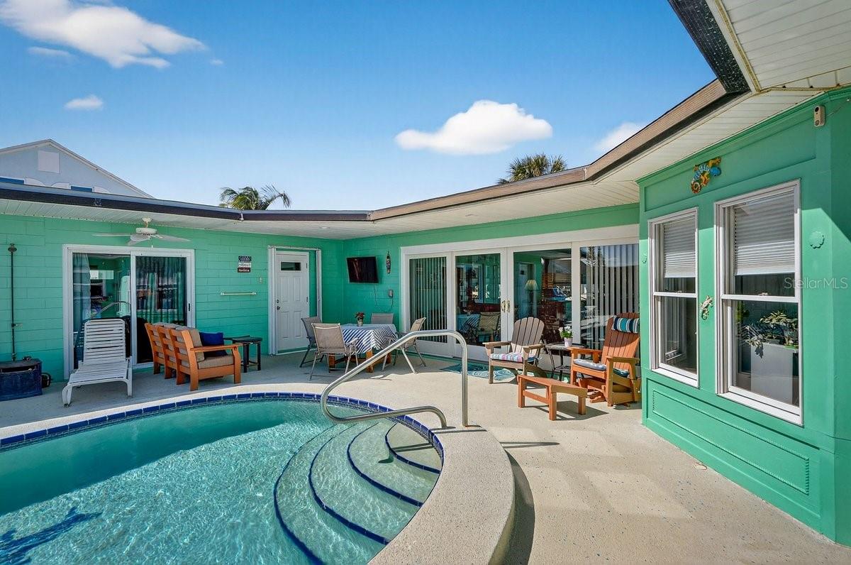 EMERALD ISLE UNIT 01 - Residential