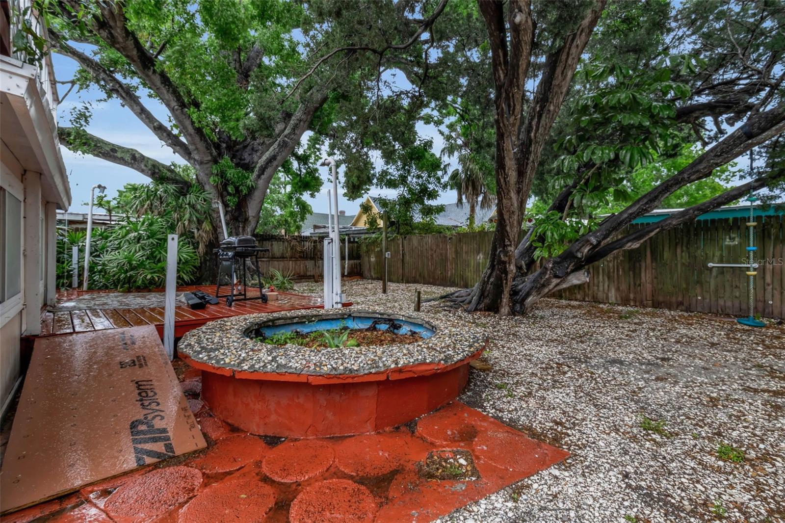 BETTS & CLARK SUB - Residential Income