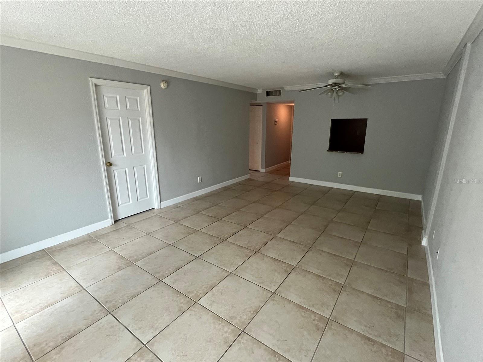 SARASOTA PALMS - Residential Lease