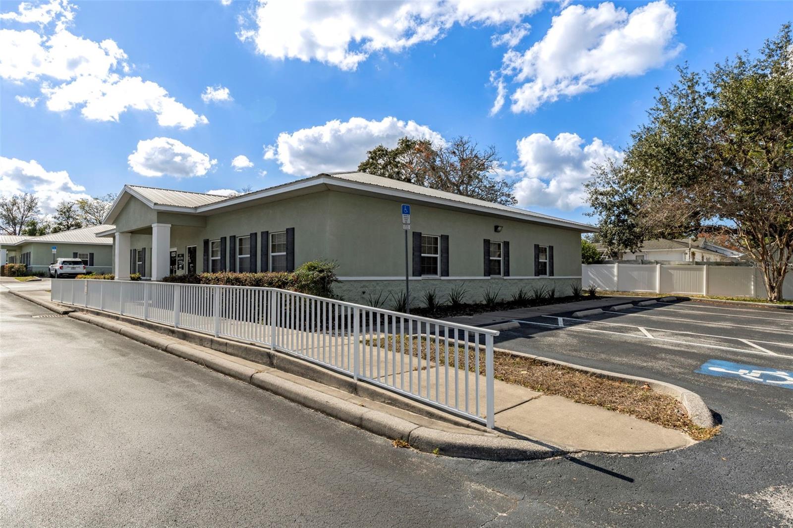 8352 FOREST OAKS BOULEVARD