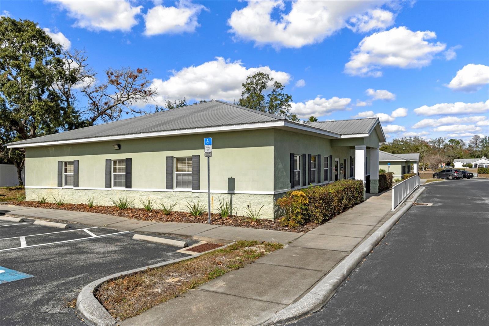 8352 FOREST OAKS BOULEVARD