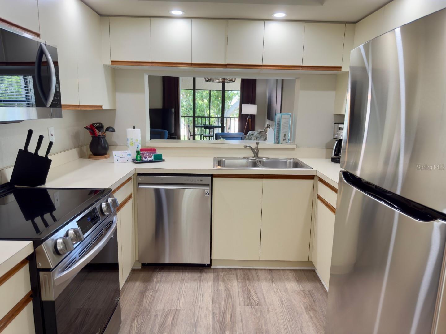 SHOREWALK BATH & TENNIS CLUB 12 - Residential