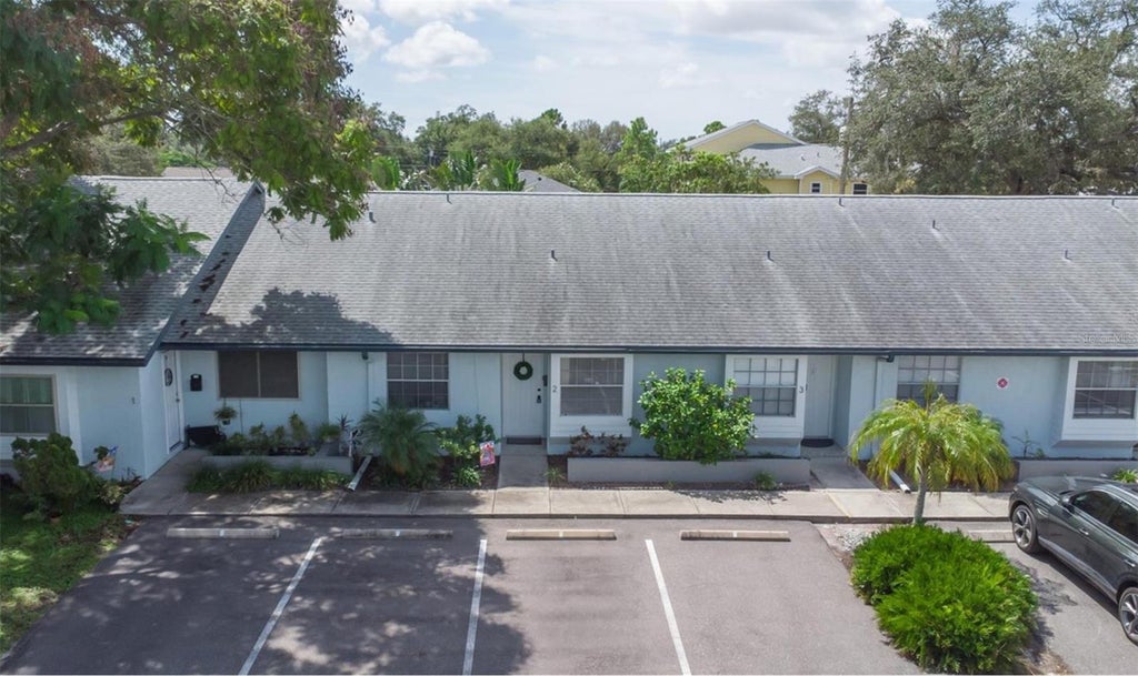 Photo of 366 47th Avenue N #4, St Petersburg, FL 33703 (MLS # J1005761)
