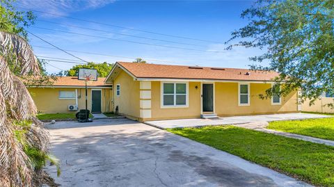 4325 LAKE AVENUE KISSIMMEE FL 34746