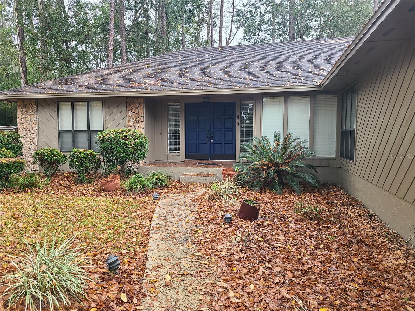 COUNTRY CLUB WEST - Residential Lease